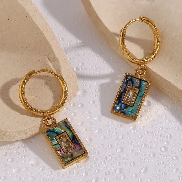 18K Gold Hoop Drop Earrings*Waterproof Sweatproof*Shell Earrings*Beach Summer - Picture 3 of 4